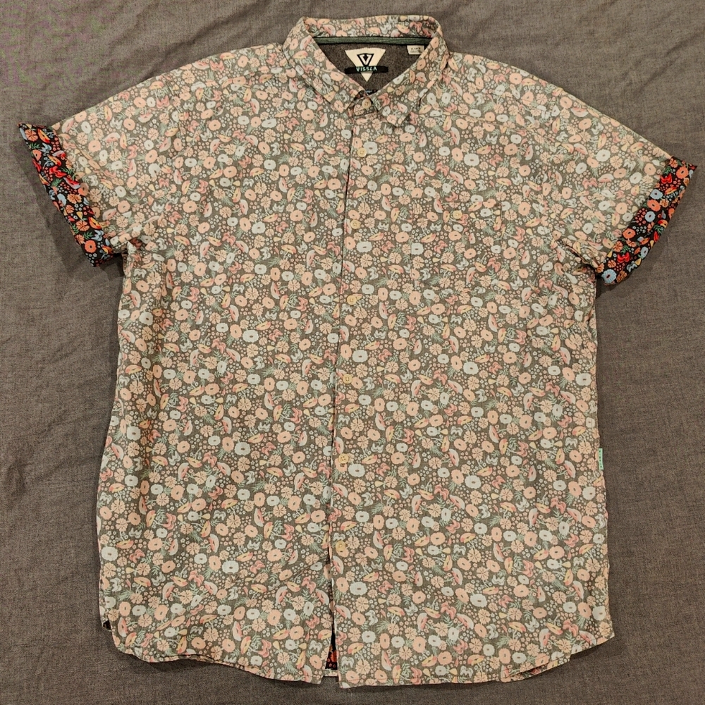 Vissla XL Floral Short Sleve Button Up